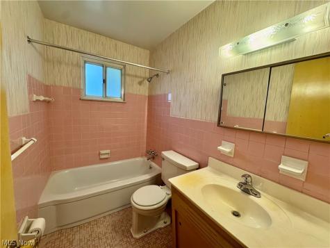 31505 Douglas Drive Willowick OH 44095