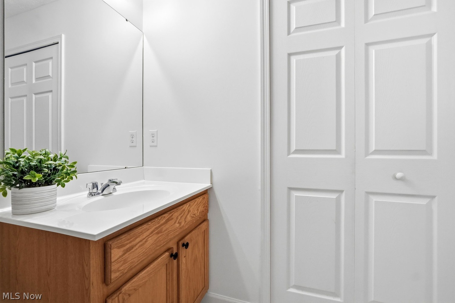 6440 Ruth Drive Seven Hills OH 44131