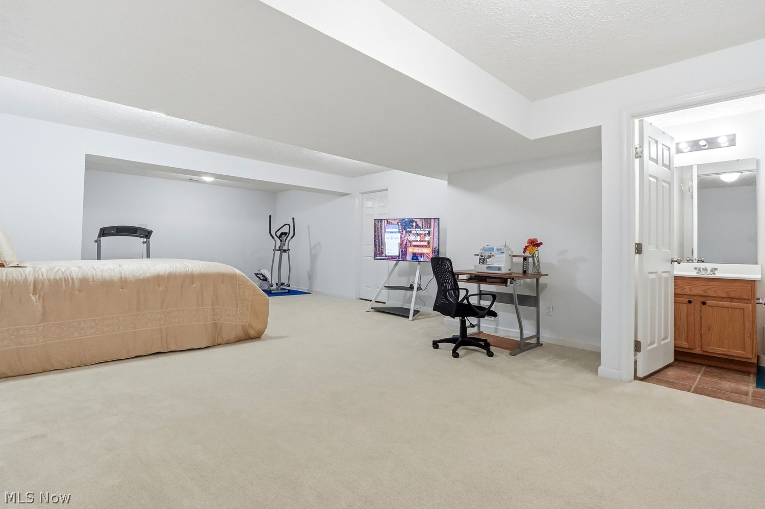 6440 Ruth Drive Seven Hills OH 44131