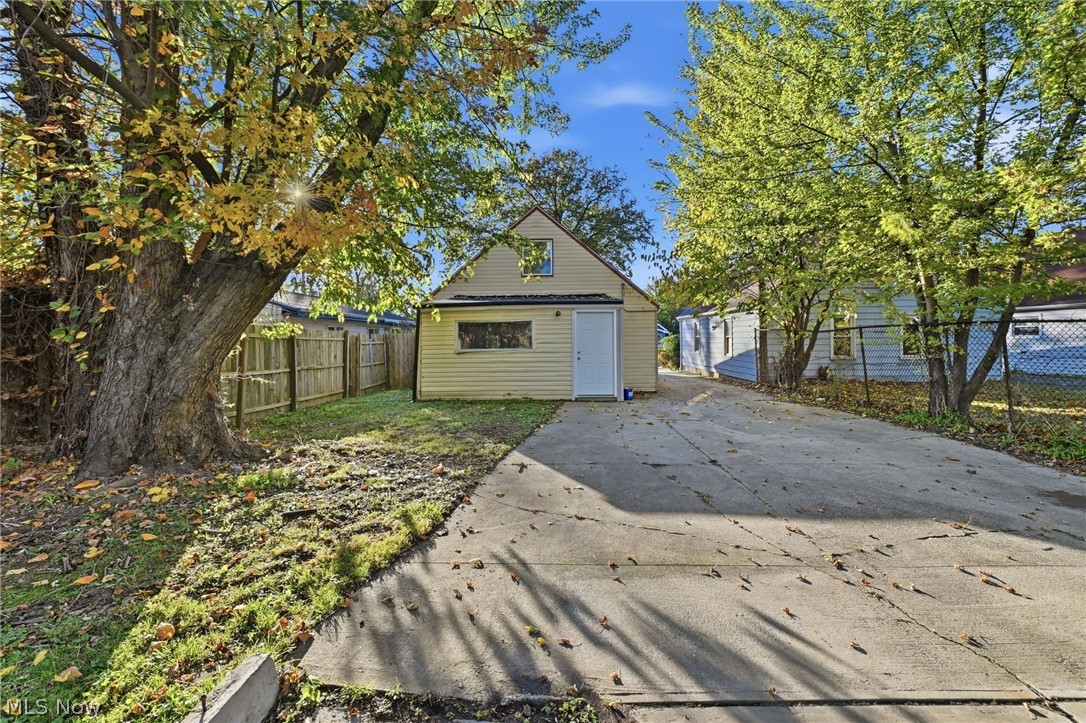 4469 E 154th Street Cleveland OH 44128
