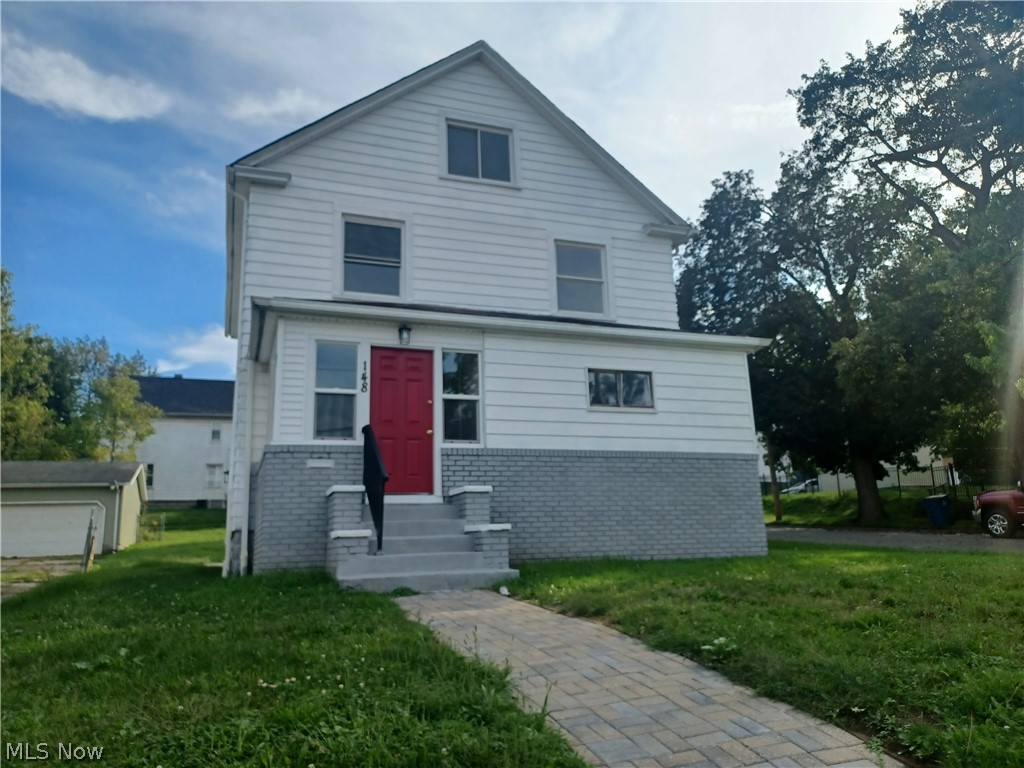 148 Elm Street Struthers OH 44471