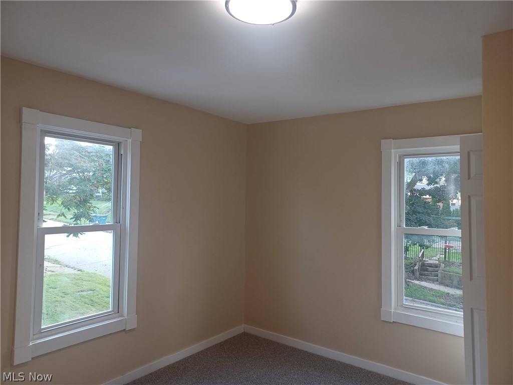 148 Elm Street Struthers OH 44471