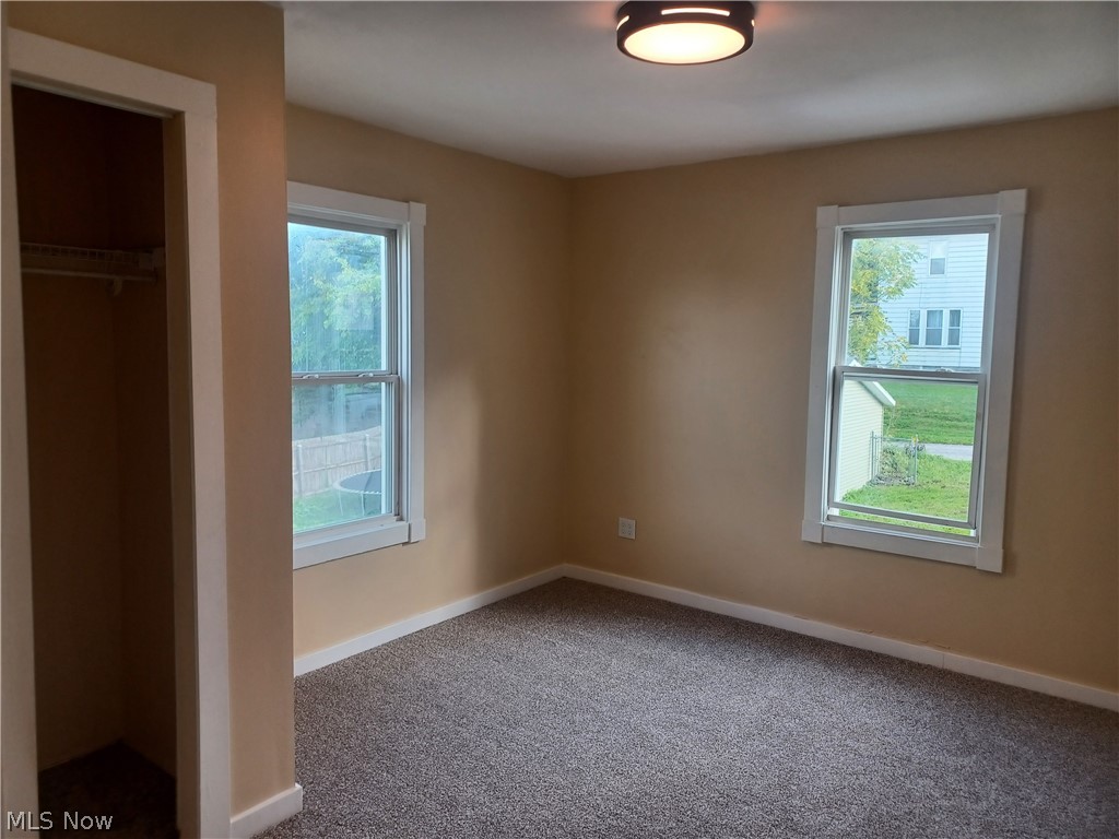 148 Elm Street Struthers OH 44471