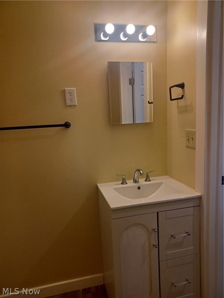 148 Elm Street Struthers OH 44471