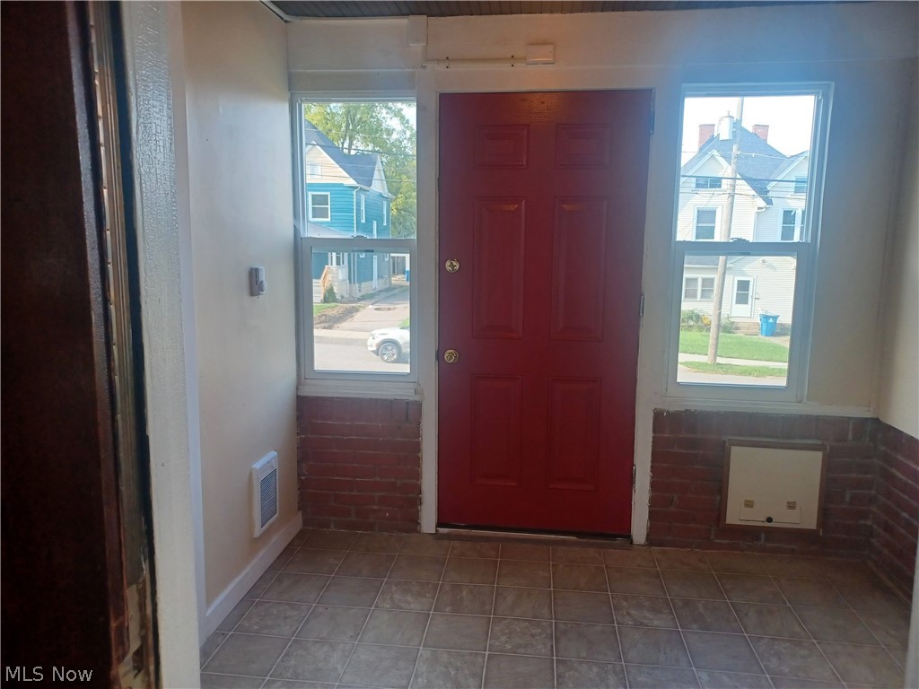 148 Elm Street Struthers OH 44471