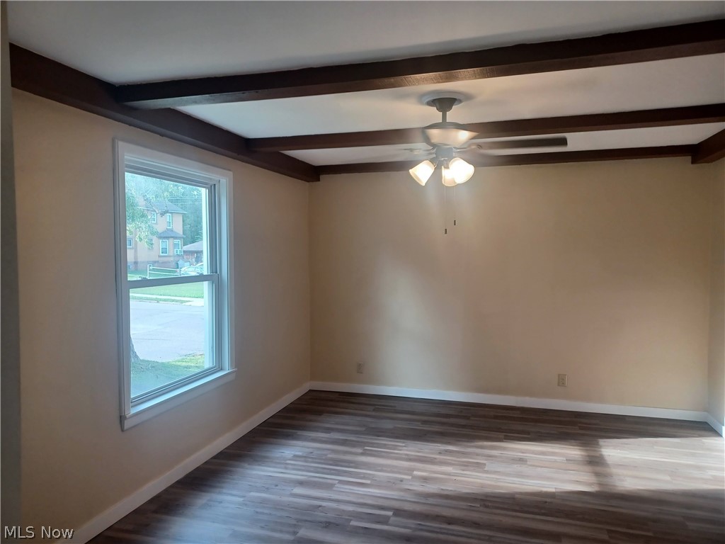 148 Elm Street Struthers OH 44471