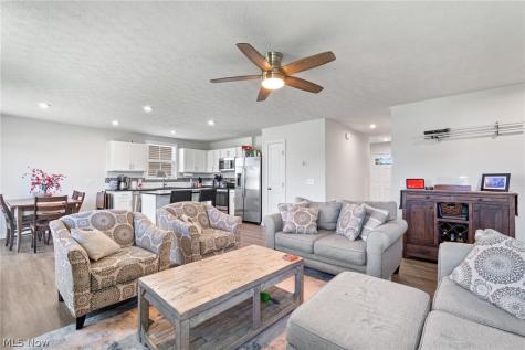 5248 Decker Street Barberton OH 44203