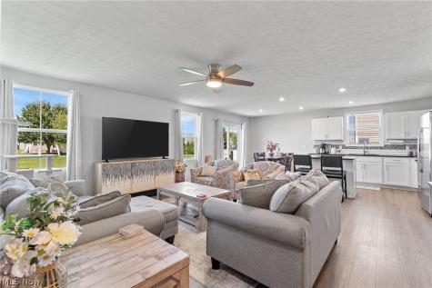 5248 Decker Street Barberton OH 44203
