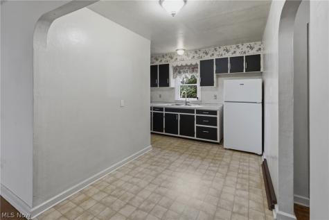 782 Saxon Avenue Akron OH 44314