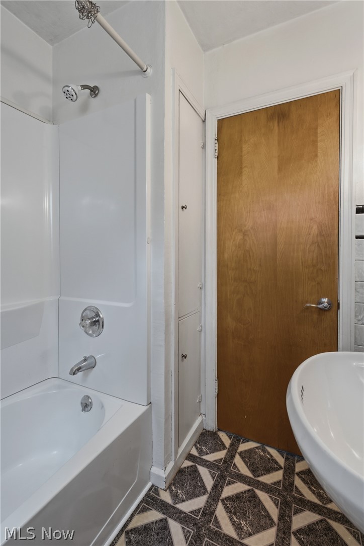 782 Saxon Avenue Akron OH 44314