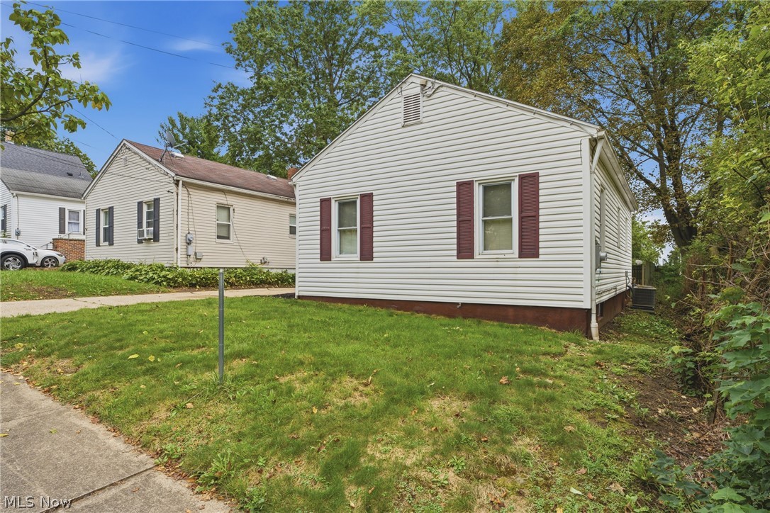 782 Saxon Avenue Akron OH 44314