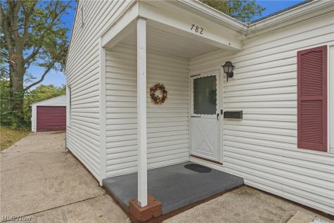 782 Saxon Avenue Akron OH 44314