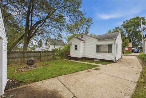 782 Saxon Avenue Akron OH 44314