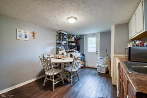 902 Quentin Road Eastlake OH 44095