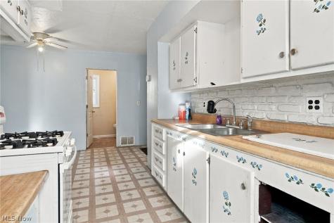 218 Jacob Street NE Navarre OH 44662