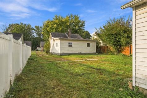 218 Jacob Street NE Navarre OH 44662