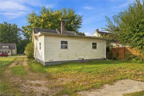 218 Jacob Street NE Navarre OH 44662
