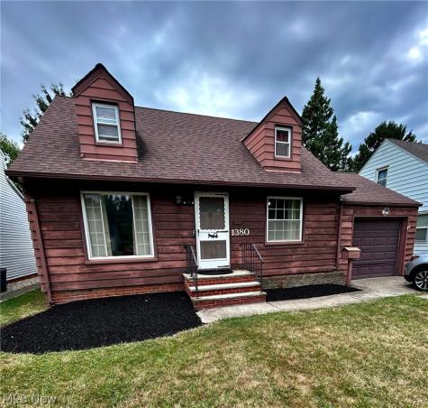 1380 Cranover Road Lyndhurst OH 44124