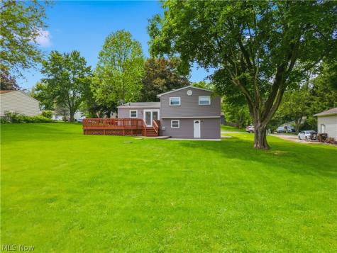 8572 Greenmeadow Avenue NW Canal Fulton OH 44614
