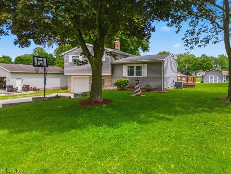8572 Greenmeadow Avenue NW Canal Fulton OH 44614