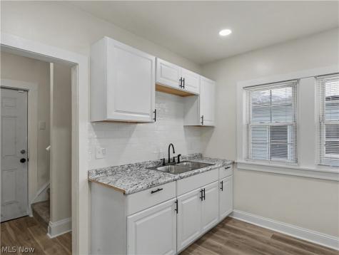 10316 Way Avenue Cleveland OH 44105