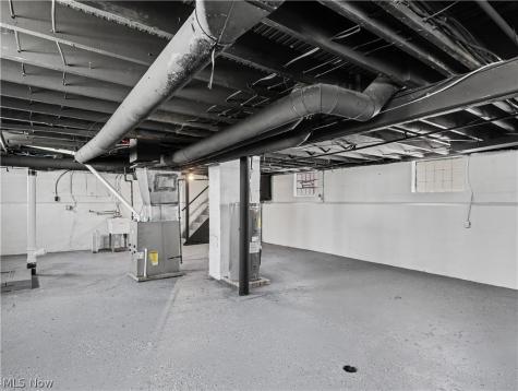 10316 Way Avenue Cleveland OH 44105