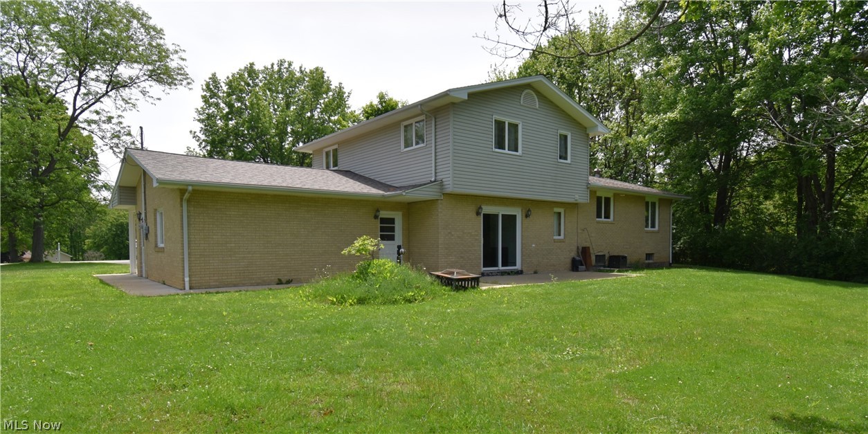 7085 Sunnydell Drive Brookfield OH 44403