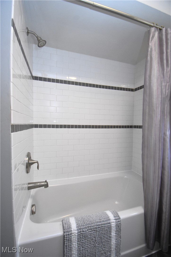 7085 Sunnydell Drive Brookfield OH 44403