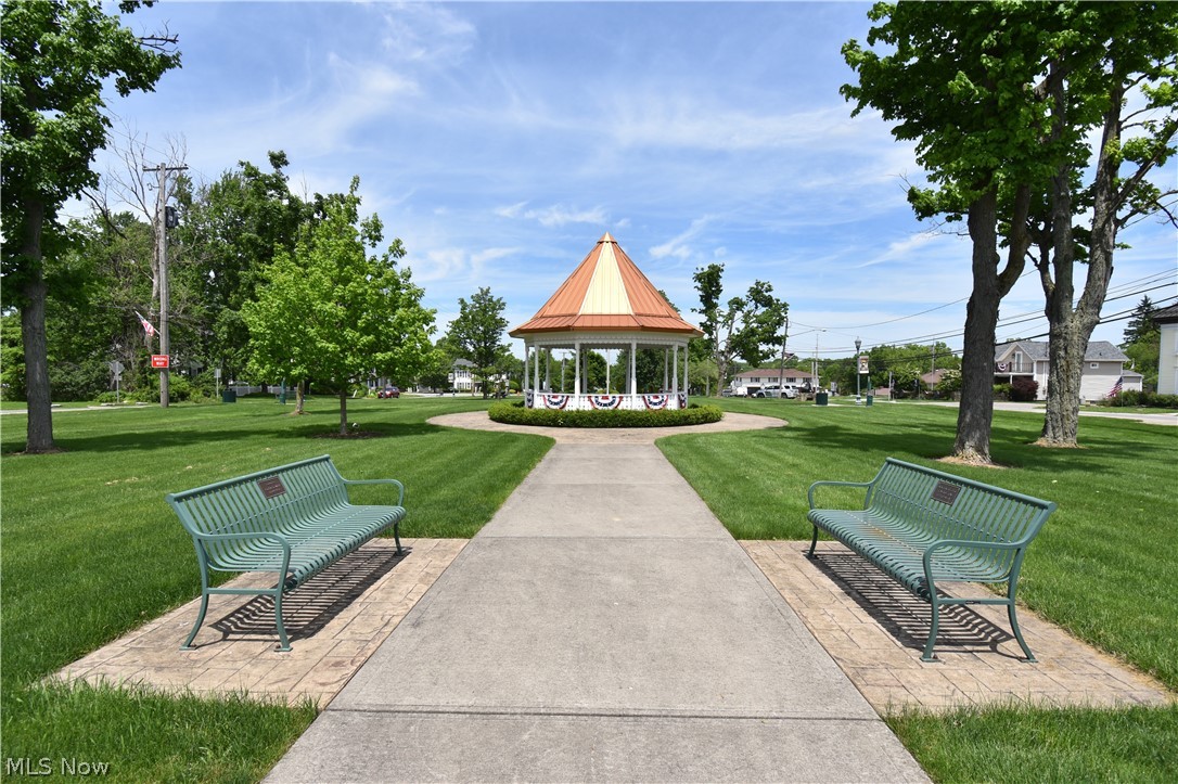 7085 Sunnydell Drive Brookfield OH 44403