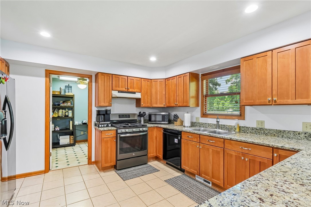 964 Dock Road Madison OH 44057