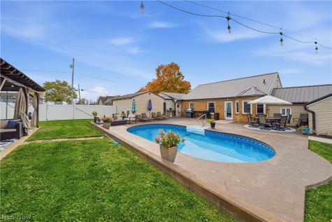 4166 Groveland Avenue SW Navarre OH 44662