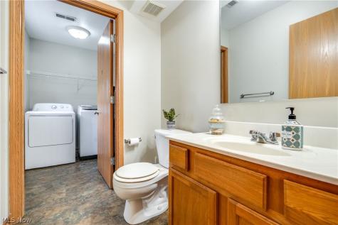 2325 Lakeside Drive Lakemore OH 44250
