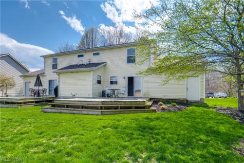 2325 Lakeside Drive Lakemore OH 44250