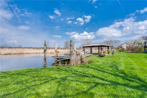 2325 Lakeside Drive Lakemore OH 44250
