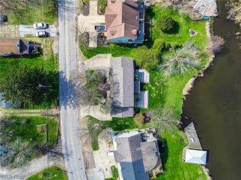 2325 Lakeside Drive Lakemore OH 44250