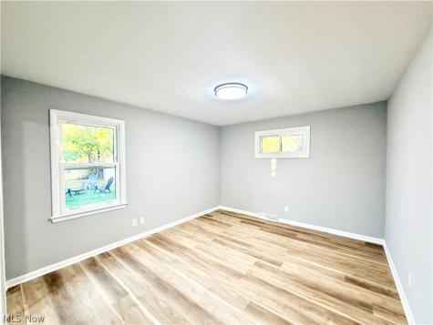 8409 Wainstead Drive Parma OH 44129