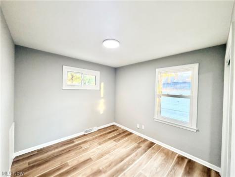 8409 Wainstead Drive Parma OH 44129