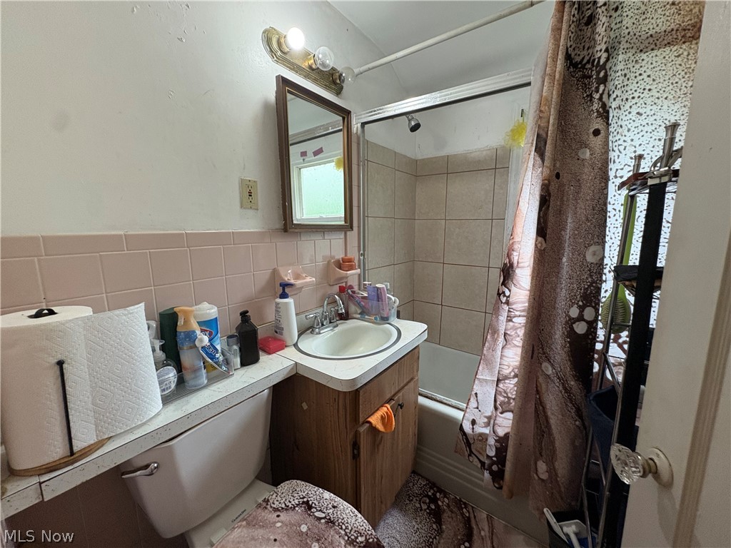 24951 Treadwell Euclid OH 44117