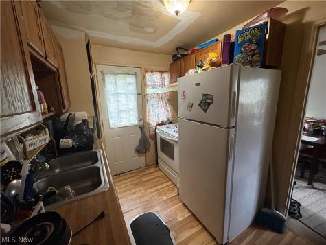 24951 Treadwell Euclid OH 44117