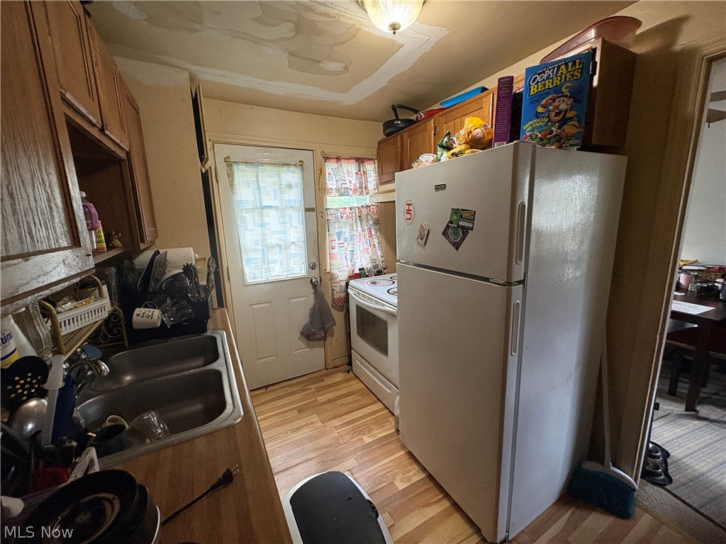 24951 Treadwell Euclid OH 44117