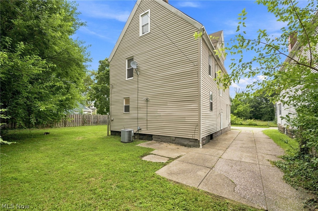 2260 E 85th Street Cleveland OH 44106