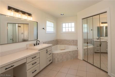 2463 Wise Road North Canton OH 44720
