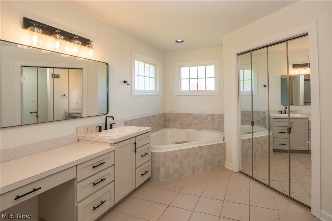 2463 Wise Road North Canton OH 44720