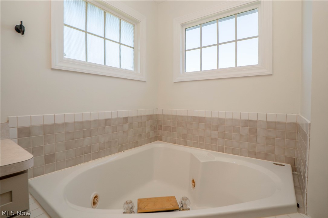 2463 Wise Road North Canton OH 44720