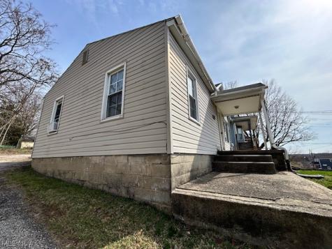 161 Fernwood Avenue Barberton OH 44203