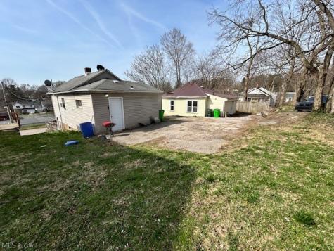 161 Fernwood Avenue Barberton OH 44203
