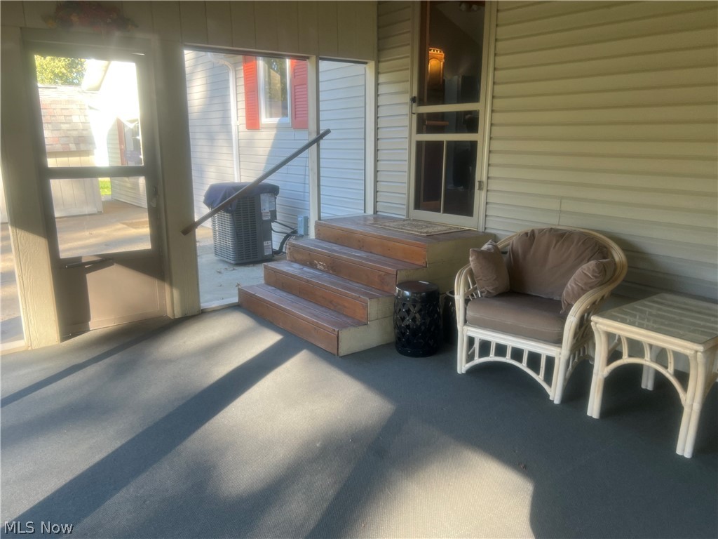 5769 Emerson Avenue NW Champion OH 44483