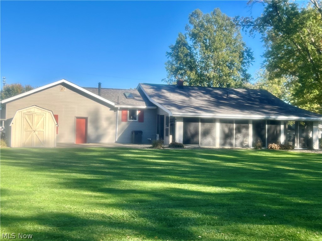 5769 Emerson Avenue NW Champion OH 44483