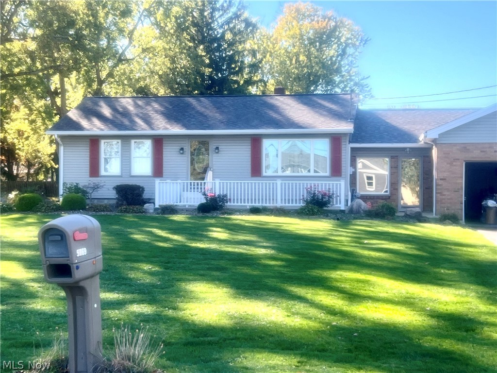 5769 Emerson Avenue NW Champion OH 44483