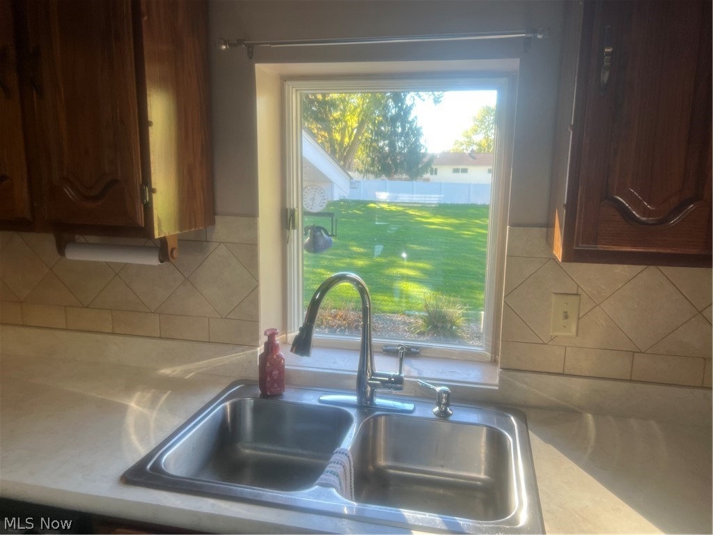 5769 Emerson Avenue NW Champion OH 44483